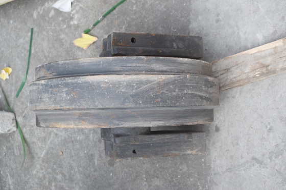 Các bộ phận dưới xe R210-7 Excavator Idler 12 tháng bảo hành